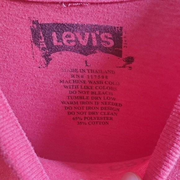 Red Levi's Logo Casual T-Shirt - Picture 9 of 12